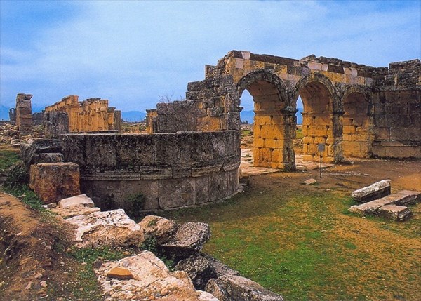 092-Иерополис-ворота Домициана-2